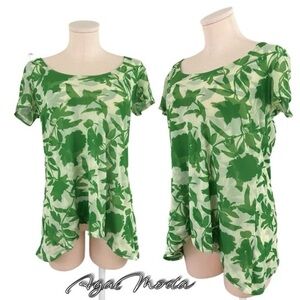 Sweet Pea for New York and Company Floral Mesh Short Sleeve Top